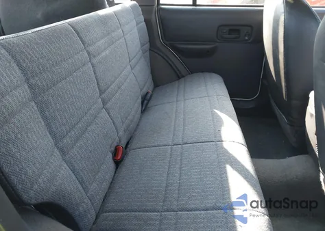 2000 Jeep Cherokee Sport z USA, uszkodzony, nr VIN 1J4FF48S8YL236910